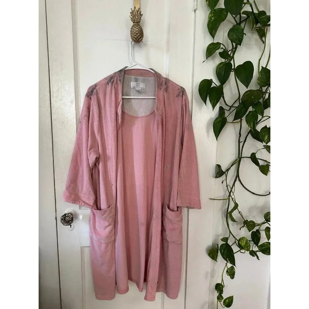 Karen Neuburger pink robe women’s size large